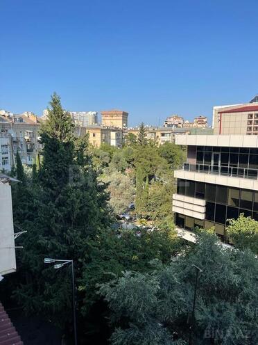 Продаётся 3-комн. вторичка 68 м², м. Низами, photo 25 from 26