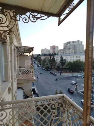 Продаётся 3-комн. вторичка 75 м², м. Низами, photo 3 from 26