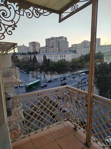 Продаётся 3-комн. вторичка 75 м², м. Низами, photo 4 from 26