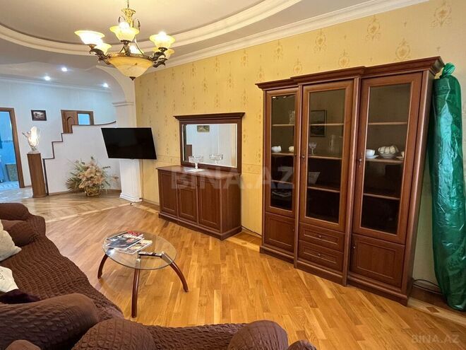 Сдаётся 3-комн. новостройка 130 м², м. Низами, photo 1 from 19