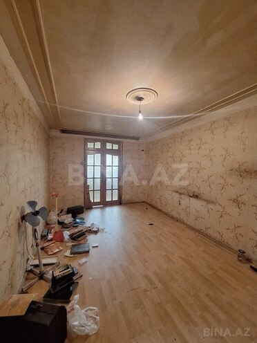 Satılır 2 otaqlı köhnə tikili 45 m², Elmlər Akademiyası m., photo 1 from 22