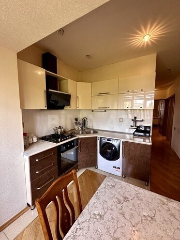 Satılır 4 otaqlı köhnə tikili 110 m², Azadlıq Prospekti m., photo 13 from 24