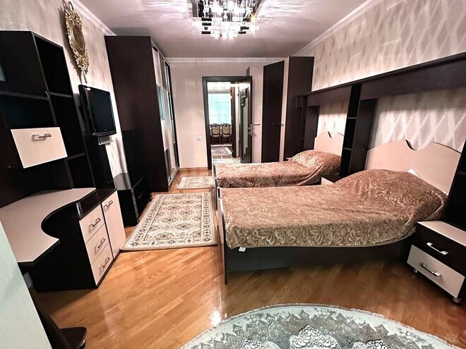 Satılır 5 otaqlı köhnə tikili 125 m², Qara Qarayev m., photo 5 from 32
