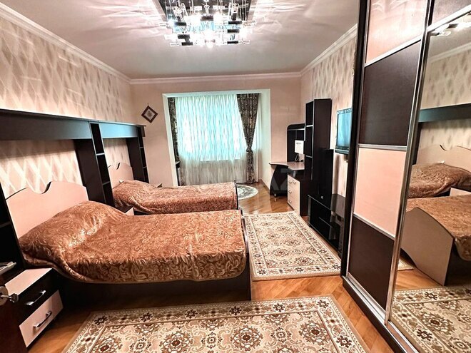Satılır 5 otaqlı köhnə tikili 125 m², Qara Qarayev m., photo 4 from 32