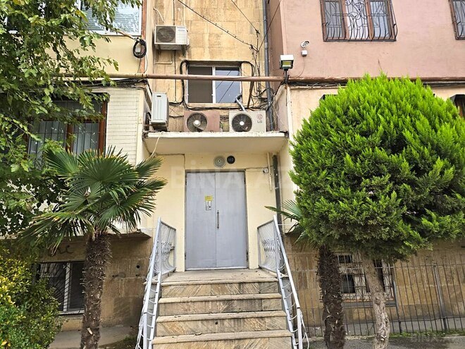 Satılır 5 otaqlı köhnə tikili 125 m², Qara Qarayev m., photo 27 from 32