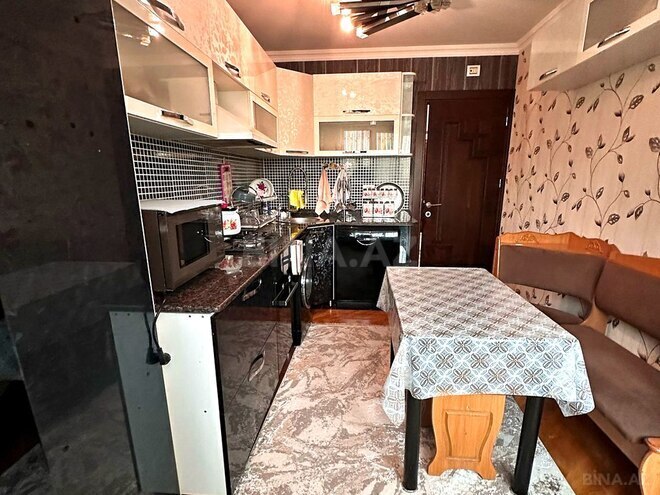 Satılır 5 otaqlı köhnə tikili 125 m², Qara Qarayev m., photo 15 from 32