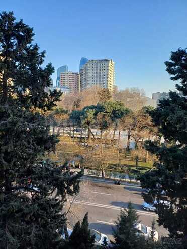 Satılır 3 otaqlı köhnə tikili 70 m², 28 May m., photo 19 from 27