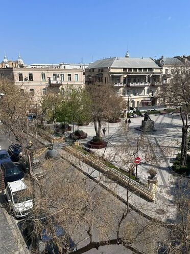 Продаётся 3-комн. вторичка 100 м², м. Ичеришехер, photo 3 from 30