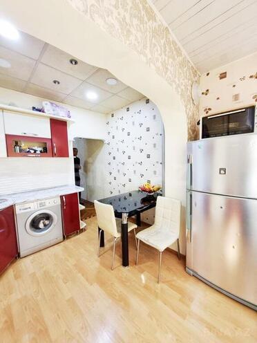 Satılır 4 otaqlı köhnə tikili 105 m², Azadlıq Prospekti m., photo 3 from 15