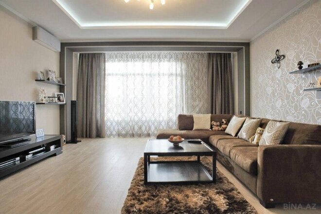 Сдаётся 3-комн. новостройка 130 м², м. Нариман Нариманов, photo 1 from 9