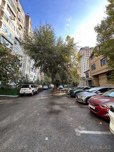 Satılır 2 otaqlı köhnə tikili 75 m², Yasamal r., photo 22 from 23