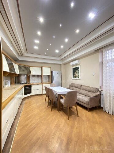 Сдаётся 3-комн. новостройка 145 м², м. 8 ноября, photo 12 from 32
