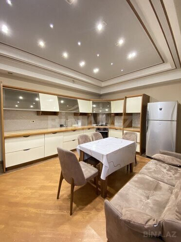 Сдаётся 3-комн. новостройка 145 м², м. 8 ноября, photo 14 from 32