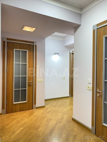 Сдаётся 3-комн. новостройка 145 м², м. 8 ноября, photo 27 from 32