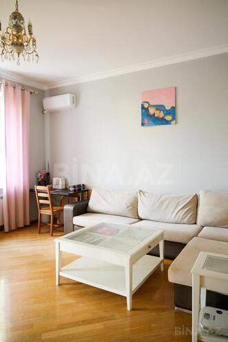 Satılır 3 otaqlı köhnə tikili 105 m², 28 May m., photo 1 from 20