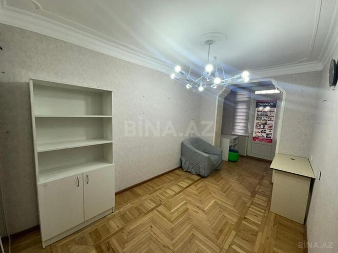 Продаётся 5-комн. вторичка 160 м², м. Кара Караев, photo 18 from 30