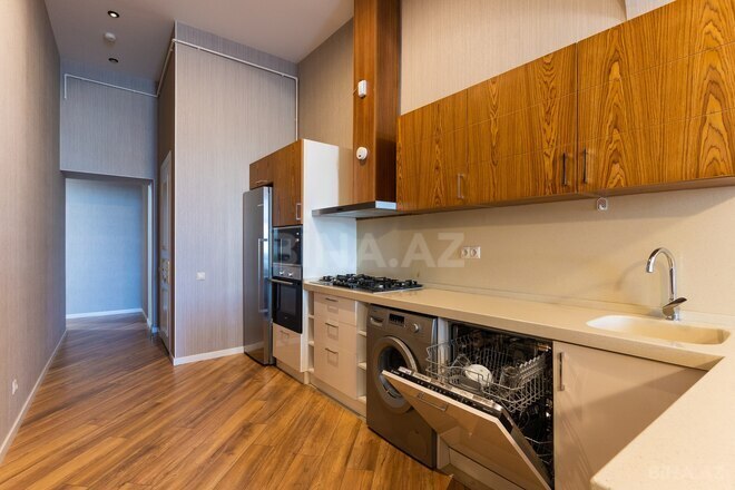 Сдаётся 5-комн. вторичка 291.6 м², м. Ичеришехер, photo 14 from 21