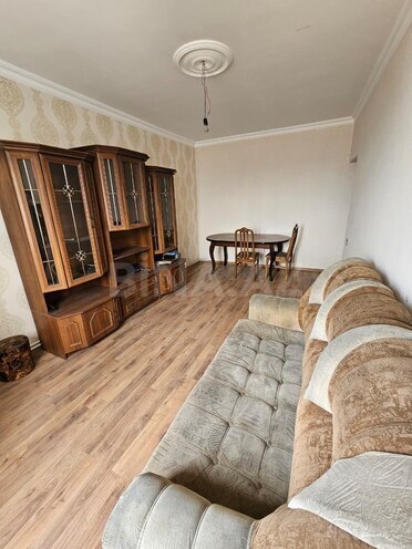 Продаётся 3-комн. вторичка 90 м², м. Халглар Достлугу, photo 1 from 9