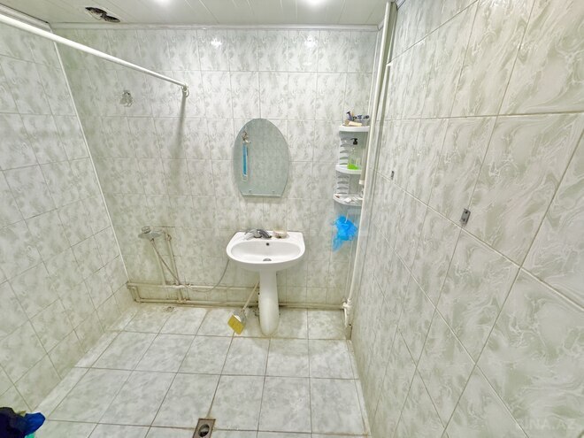 Satılır 3 otaqlı köhnə tikili 115 m², Qara Qarayev m., photo 15 from 20