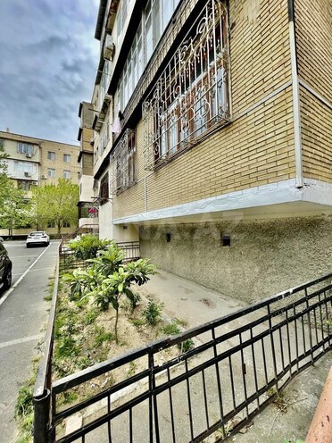 Satılır 3 otaqlı köhnə tikili 115 m², Qara Qarayev m., photo 3 from 20