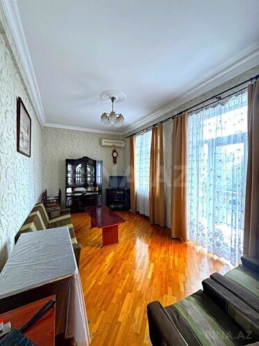 Satılır 2 otaqlı köhnə tikili 35 m², Nizami m., photo 1 from 9