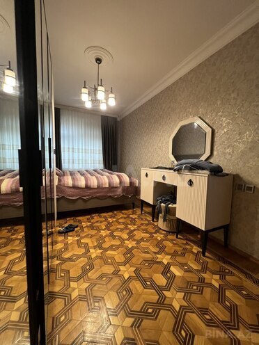 Satılır 4 otaqlı köhnə tikili 135 m², Azadlıq Prospekti m., photo 3 from 25