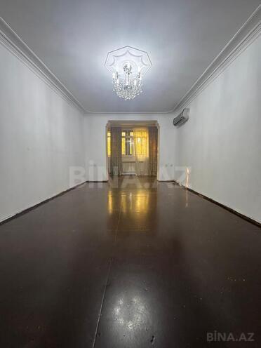 Продаётся 3-комн. вторичка 80 м², м. Элмляр Академиясы, photo 8 from 12