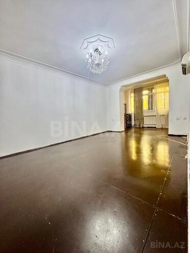 Продаётся 3-комн. вторичка 80 м², м. Элмляр Академиясы, photo 6 from 12