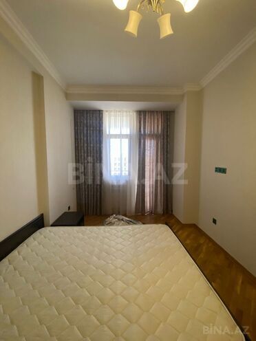 İcarəyə verilir 3 otaqlı yeni tikili 159 m², 28 May m., photo 18 from 30