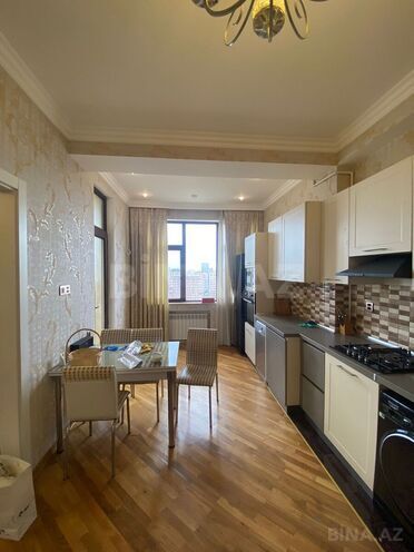 İcarəyə verilir 3 otaqlı yeni tikili 159 m², 28 May m., photo 11 from 30