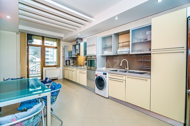 İcarəyə verilir 3 otaqlı yeni tikili 175 m², 28 May m., photo 10 from 25