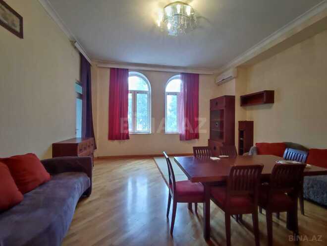 Сдаётся 3-комн. вторичка 120 м², м. Ичеришехер, photo 1 from 13