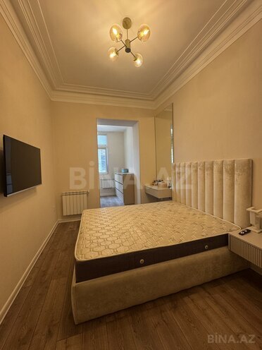 Продаётся 2-комн. вторичка 65 м², м. Низами, photo 6 from 16