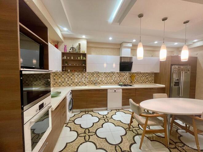 Продаётся 3-комн. новостройка 133 м², м. Ази Асланов, photo 5 from 32