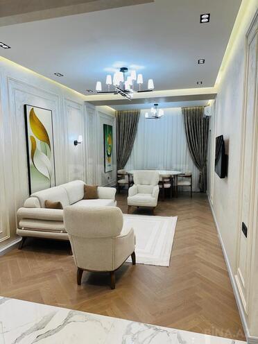 Сдаётся 2-комн. новостройка 85 м², м. Низами, photo 1 from 13