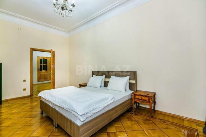 Satılır 6 otaqlı köhnə tikili 320 m², Sahil m., photo 11 from 31