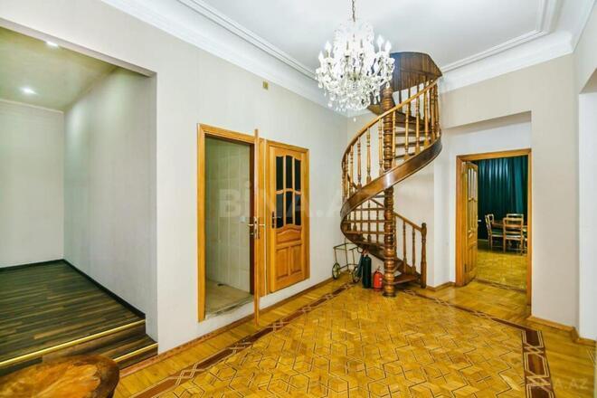 Satılır 6 otaqlı köhnə tikili 320 m², Sahil m., photo 13 from 31