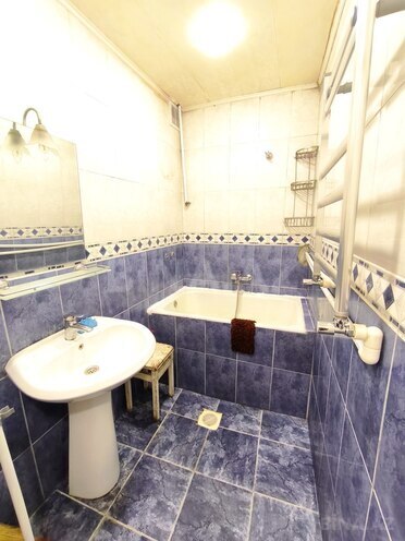 İcarəyə verilir 3 otaqlı köhnə tikili 85 m², Azadlıq Prospekti m., photo 17 from 18