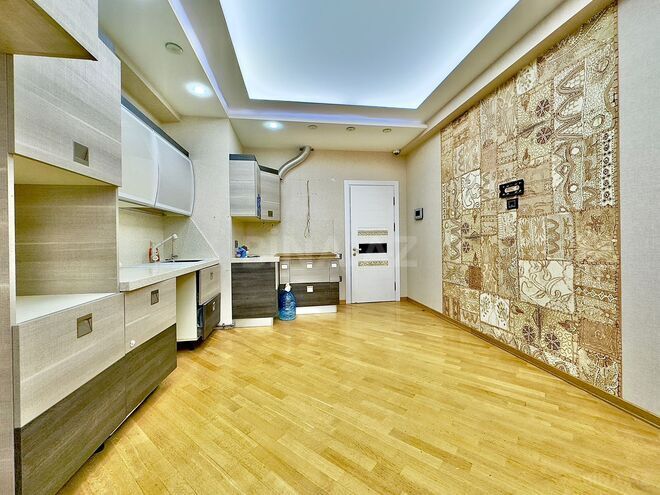 Продаётся 3-комн. новостройка 136 м², м. Кара Караев, photo 18 from 25