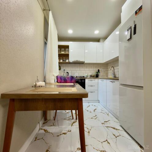 Satılır 2 otaqlı köhnə tikili 46 m², 8 Noyabr m., photo 9 from 14