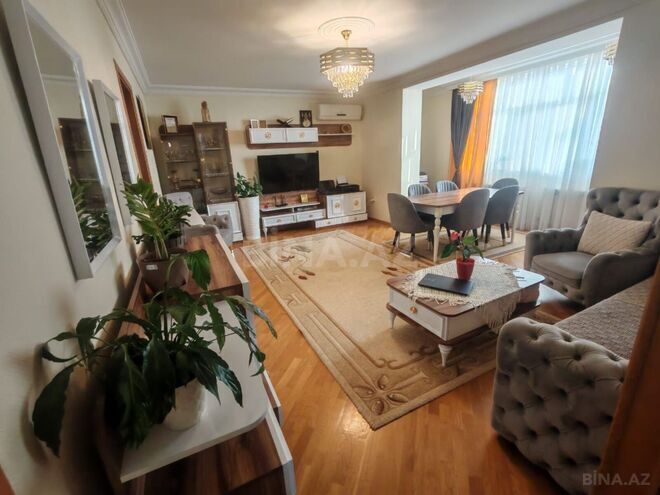 Продаётся 3-комн. вторичка 102 м², м. Халглар Достлугу, photo 1 from 12