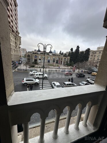 Satılır 3 otaqlı köhnə tikili 90 m², Sahil m., photo 9 from 20