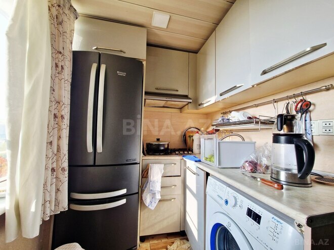 Продаётся 3-комн. вторичка 70 м², м. Кара Караев, photo 12 from 19