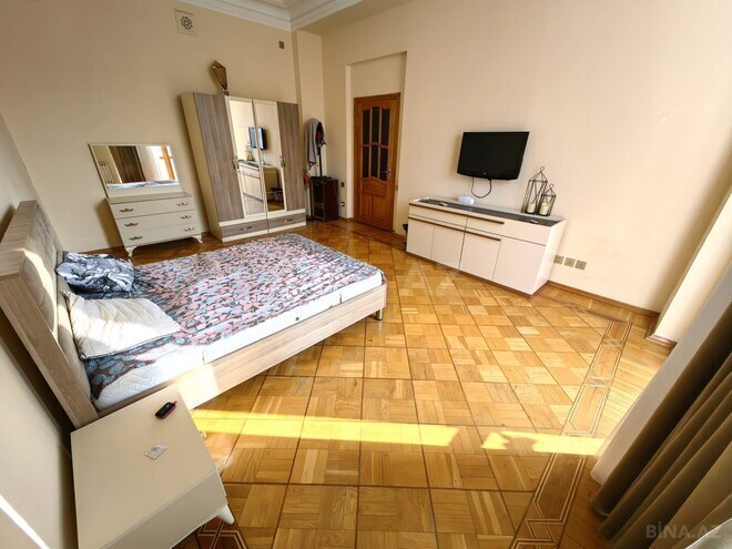 Продаётся 4-комн. вторичка 335 м², м. Сахил, photo 15 from 32