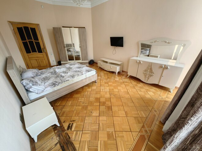 Продаётся 4-комн. вторичка 335 м², м. Сахил, photo 18 from 32