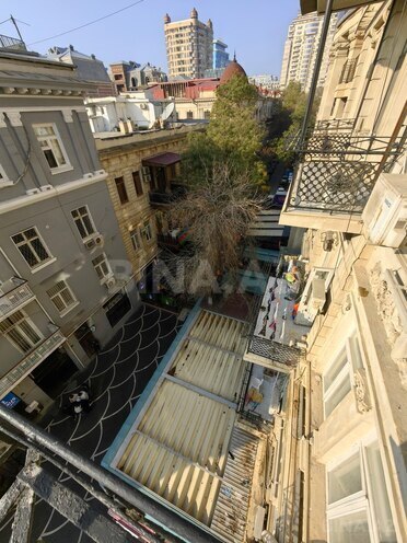 Продаётся 4-комн. вторичка 335 м², м. Сахил, photo 14 from 32