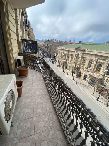 Сдаётся 3-комн. новостройка 165 м², м. Сахил, photo 8 from 18