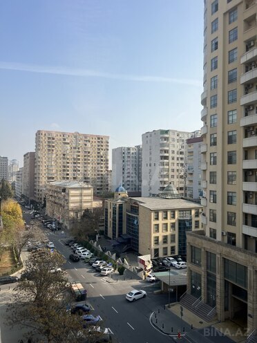 Продаётся 3-комн. вторичка 100 м², м. Низами, photo 4 from 12
