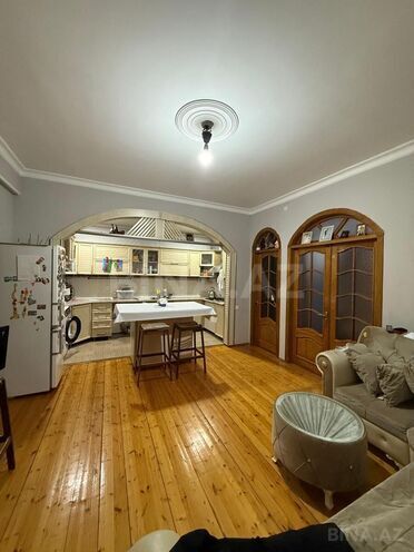 Продаётся 3-комн. новостройка 67 м², м. Кара Караев, photo 1 from 11