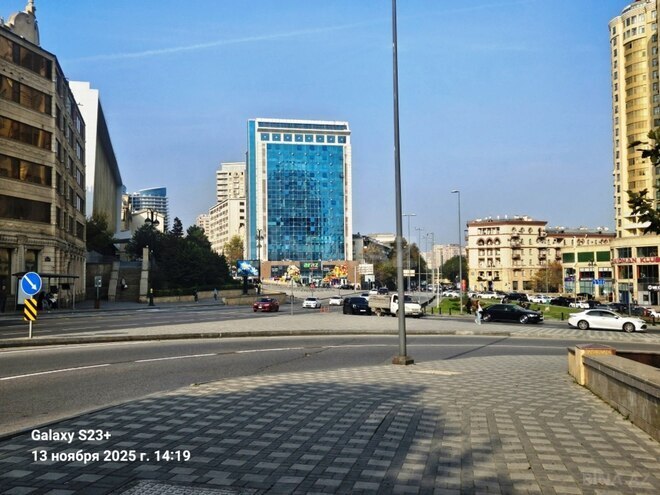 Продаётся 2-комн. вторичка 53 м², м. Низами, photo 20 from 21